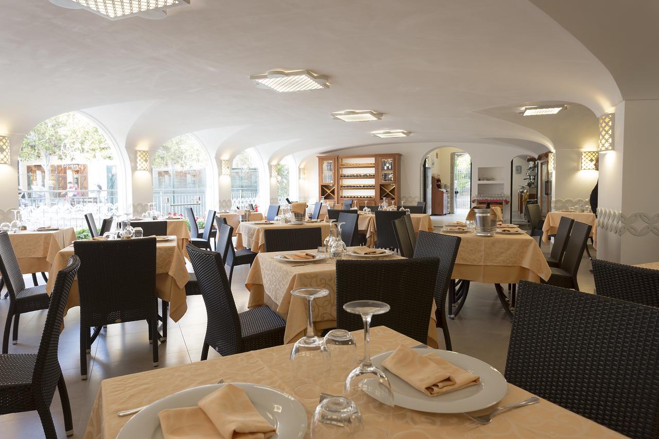 Hotel La Pergola Santa Maria di Castellabate Dış mekan fotoğraf